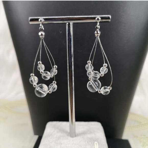 Fashion Earrings 💋 - Picture 2 of 3